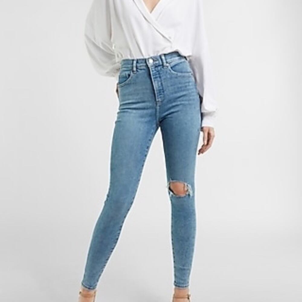 Express Super High Waisted Ripped Light Wash jeans Plus